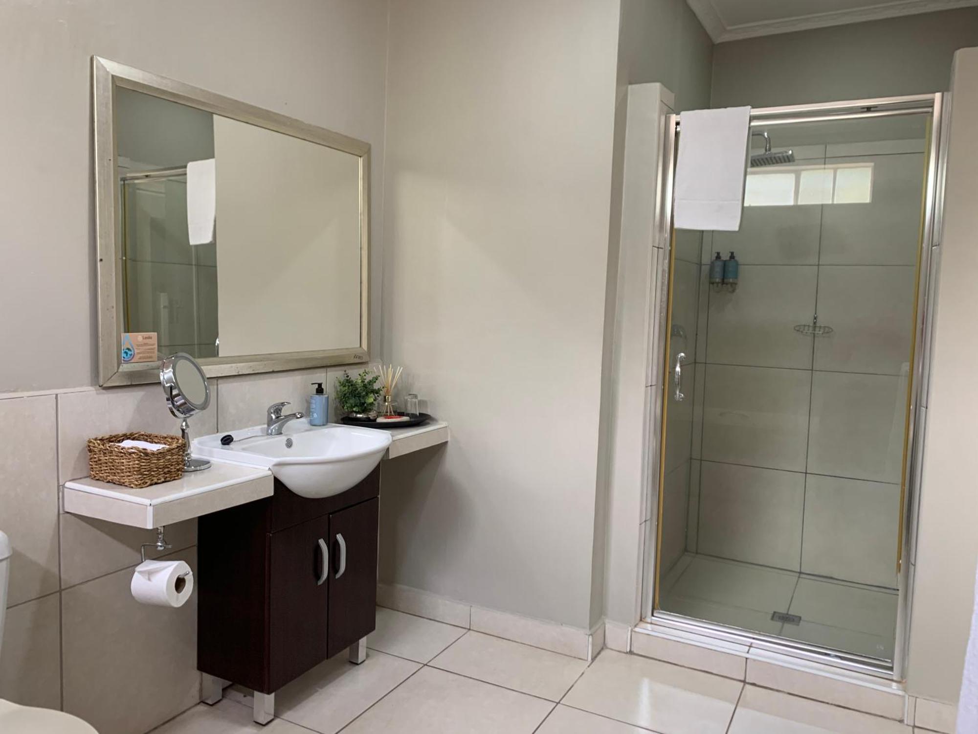 The Leslie Executive Hotel Blantyre Esterno foto