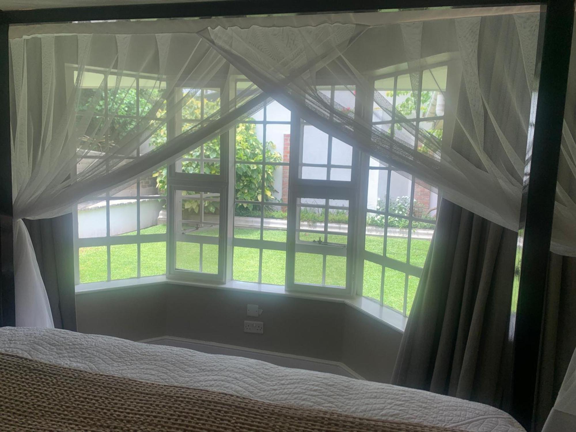 The Leslie Executive Hotel Blantyre Esterno foto