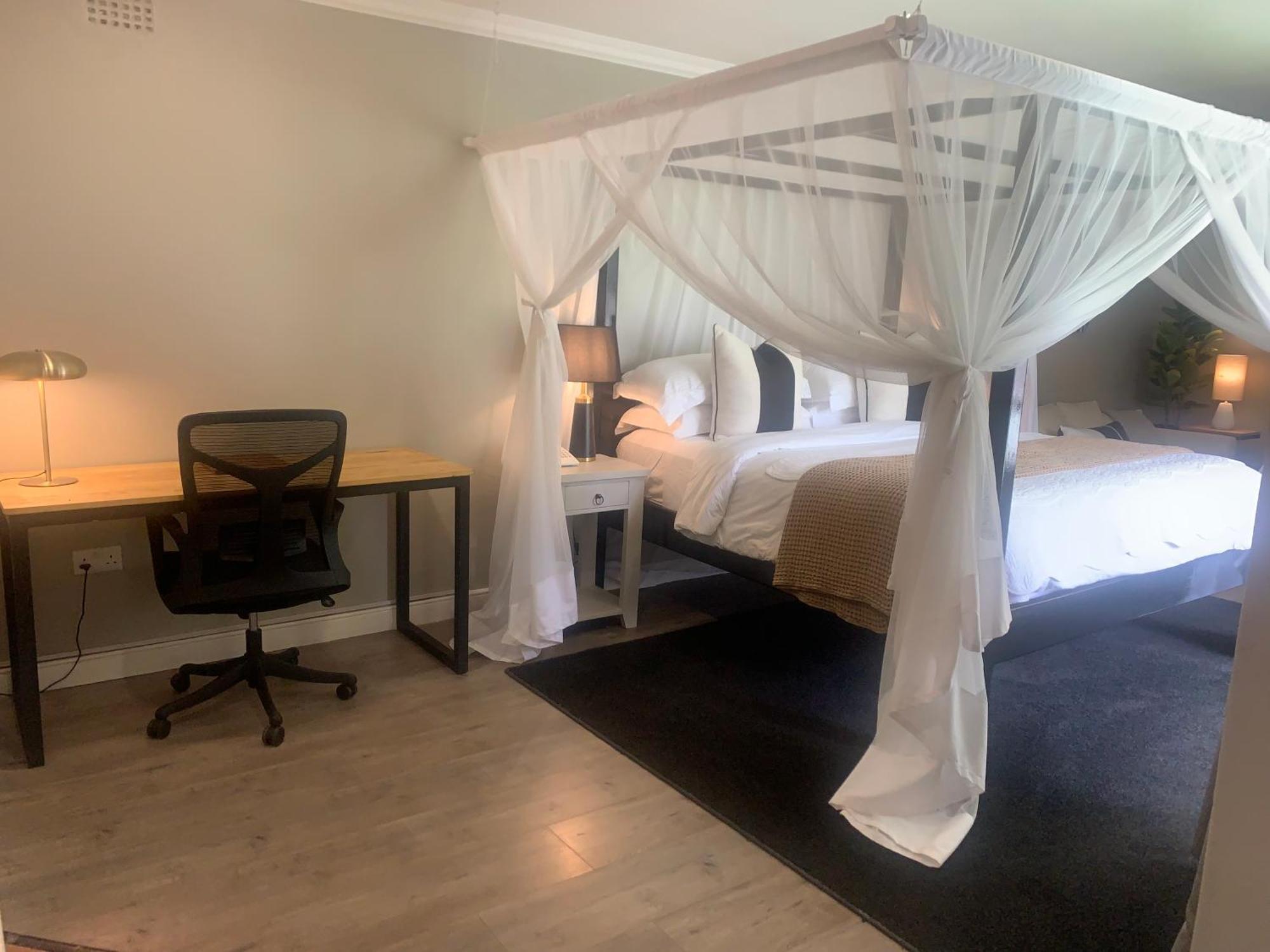 The Leslie Executive Hotel Blantyre Esterno foto