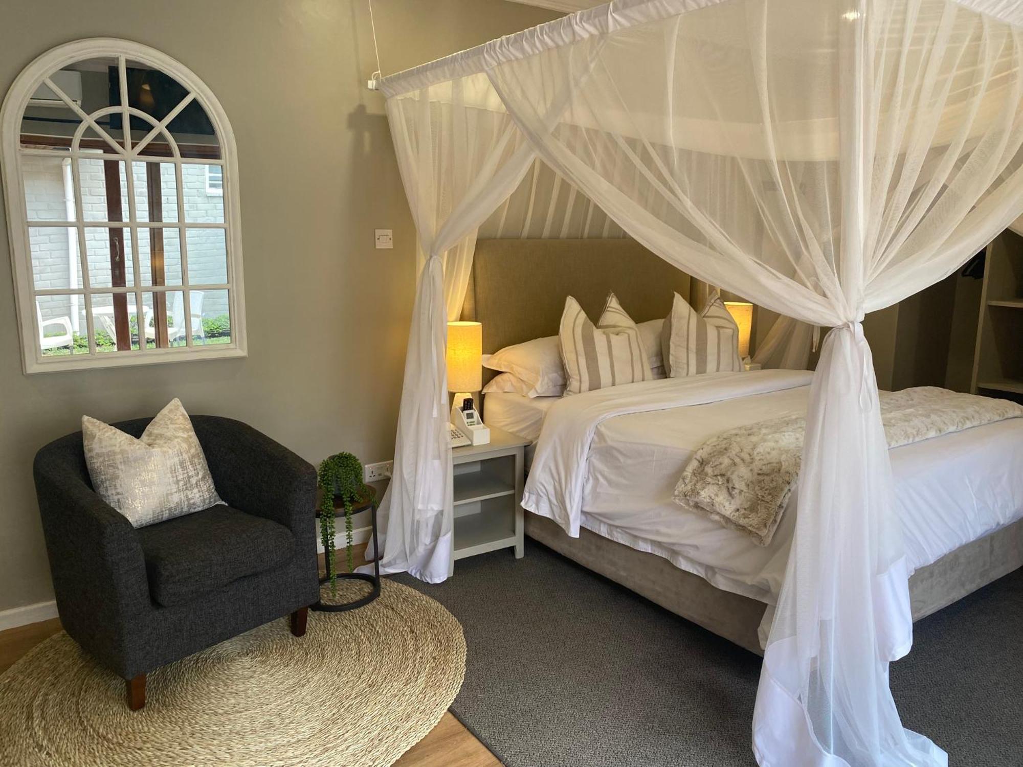 The Leslie Executive Hotel Blantyre Esterno foto