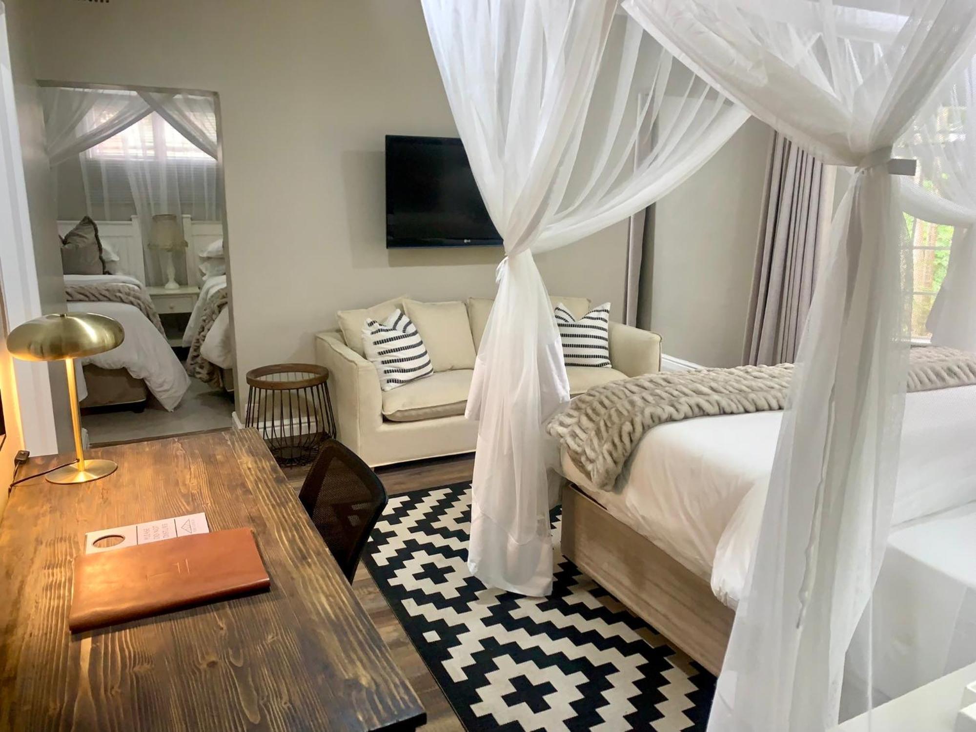 The Leslie Executive Hotel Blantyre Esterno foto