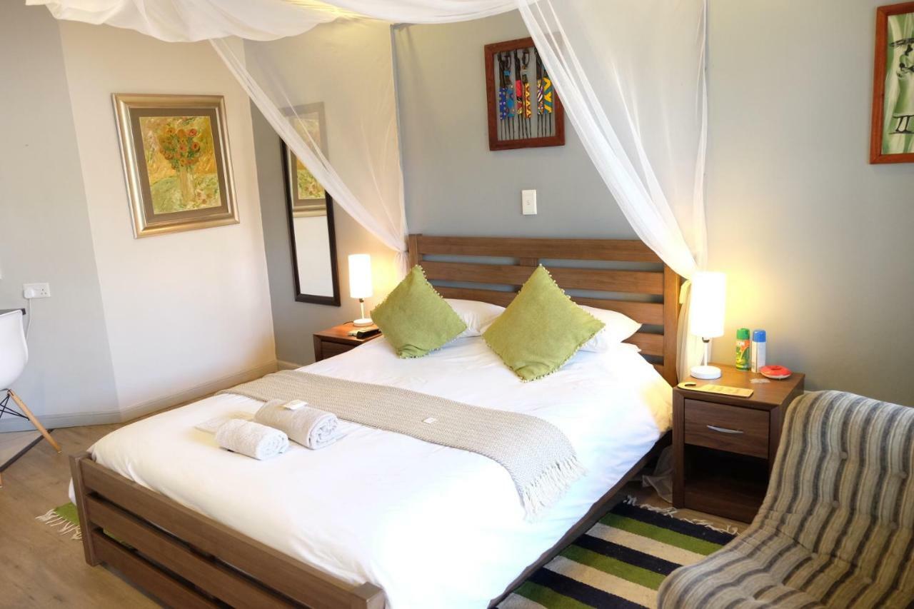 The Leslie Executive Hotel Blantyre Esterno foto